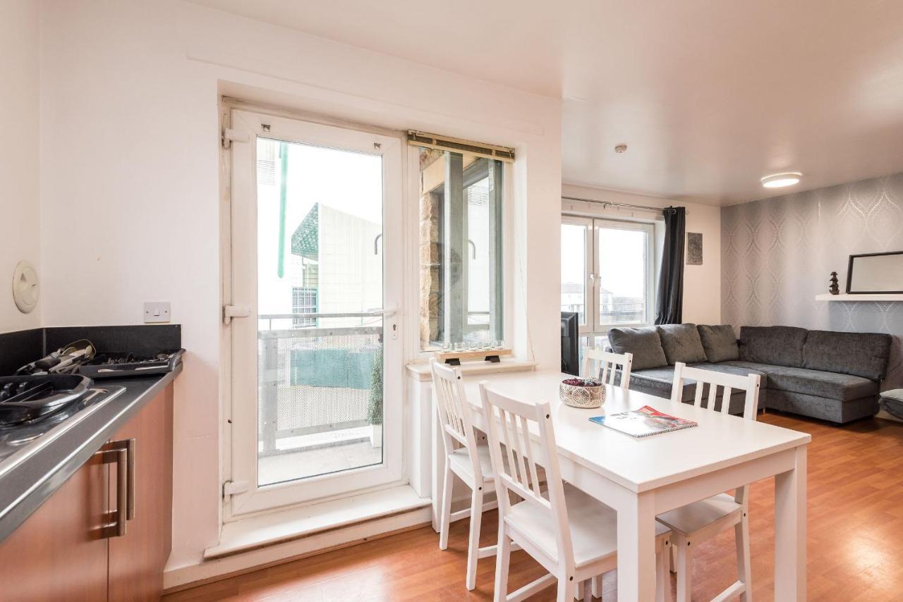 Modern Spacious 3 Bedroom City Centre Apartment - Free Parking - Private Balcony Edynburg Zewnętrze zdjęcie