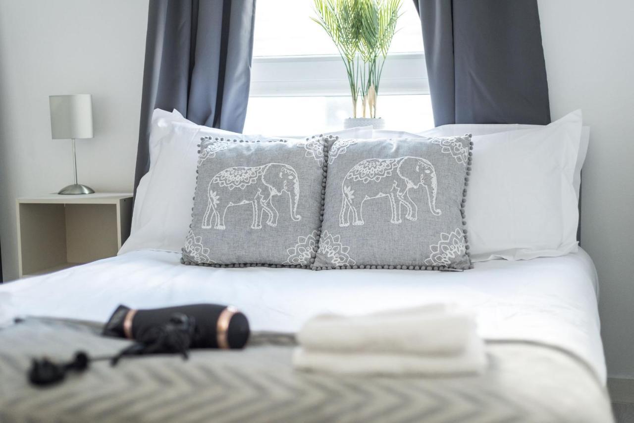 Modern Spacious 3 Bedroom City Centre Apartment - Free Parking - Private Balcony Edynburg Zewnętrze zdjęcie