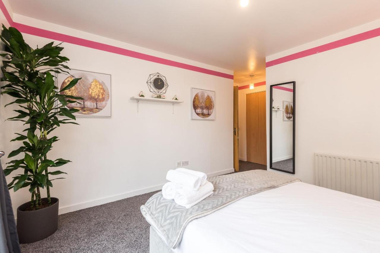 Modern Spacious 3 Bedroom City Centre Apartment - Free Parking - Private Balcony Edynburg Zewnętrze zdjęcie
