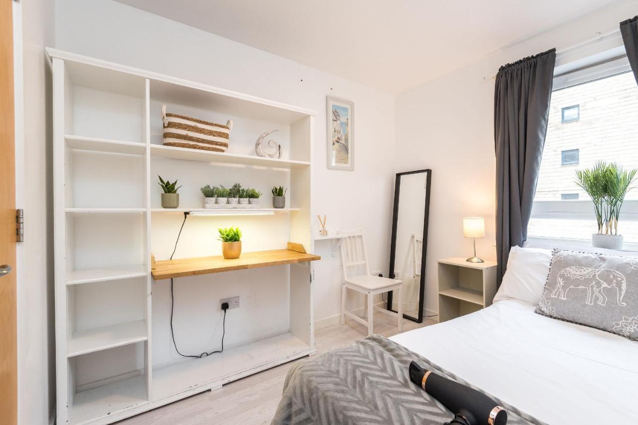 Modern Spacious 3 Bedroom City Centre Apartment - Free Parking - Private Balcony Edynburg Zewnętrze zdjęcie