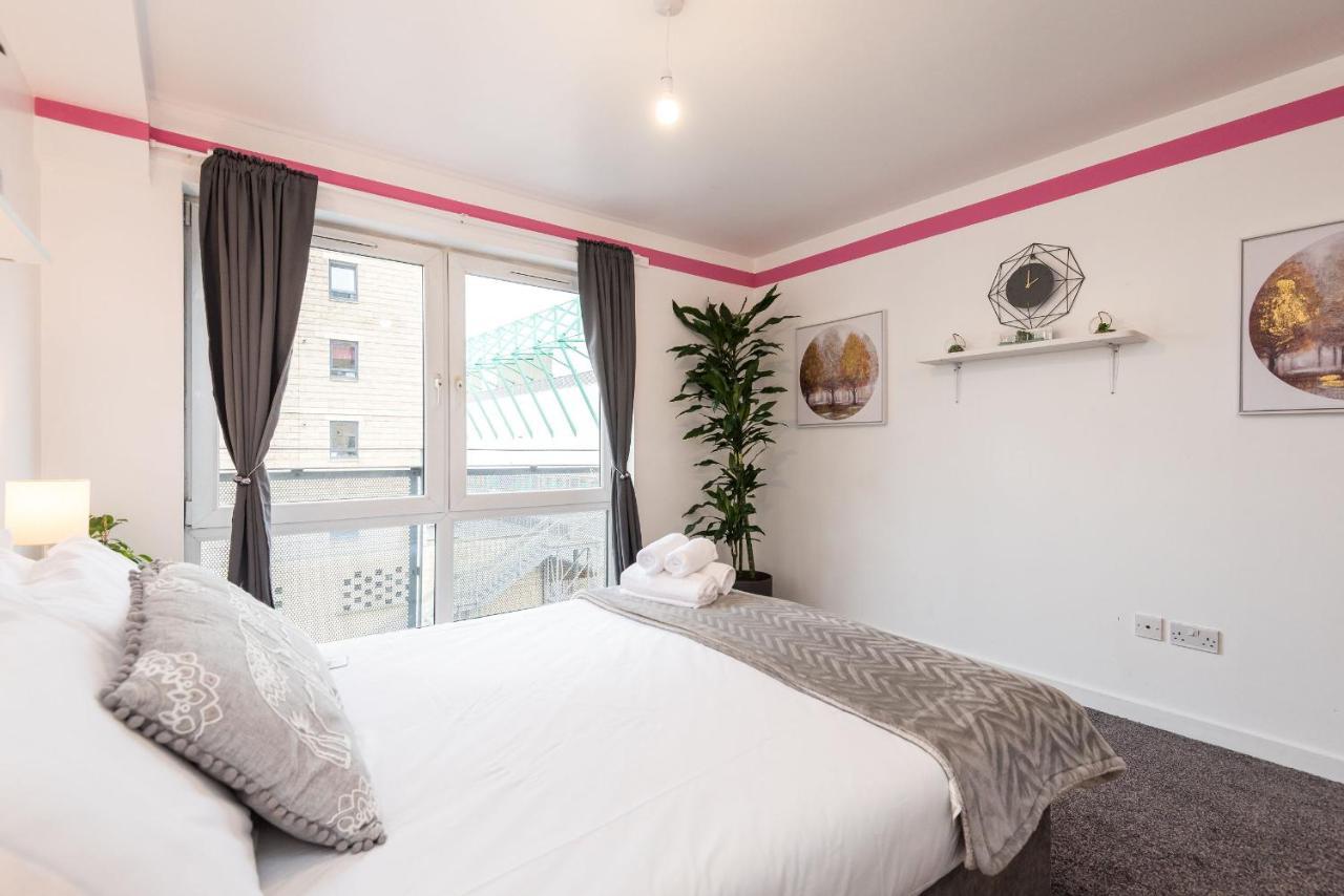 Modern Spacious 3 Bedroom City Centre Apartment - Free Parking - Private Balcony Edynburg Zewnętrze zdjęcie