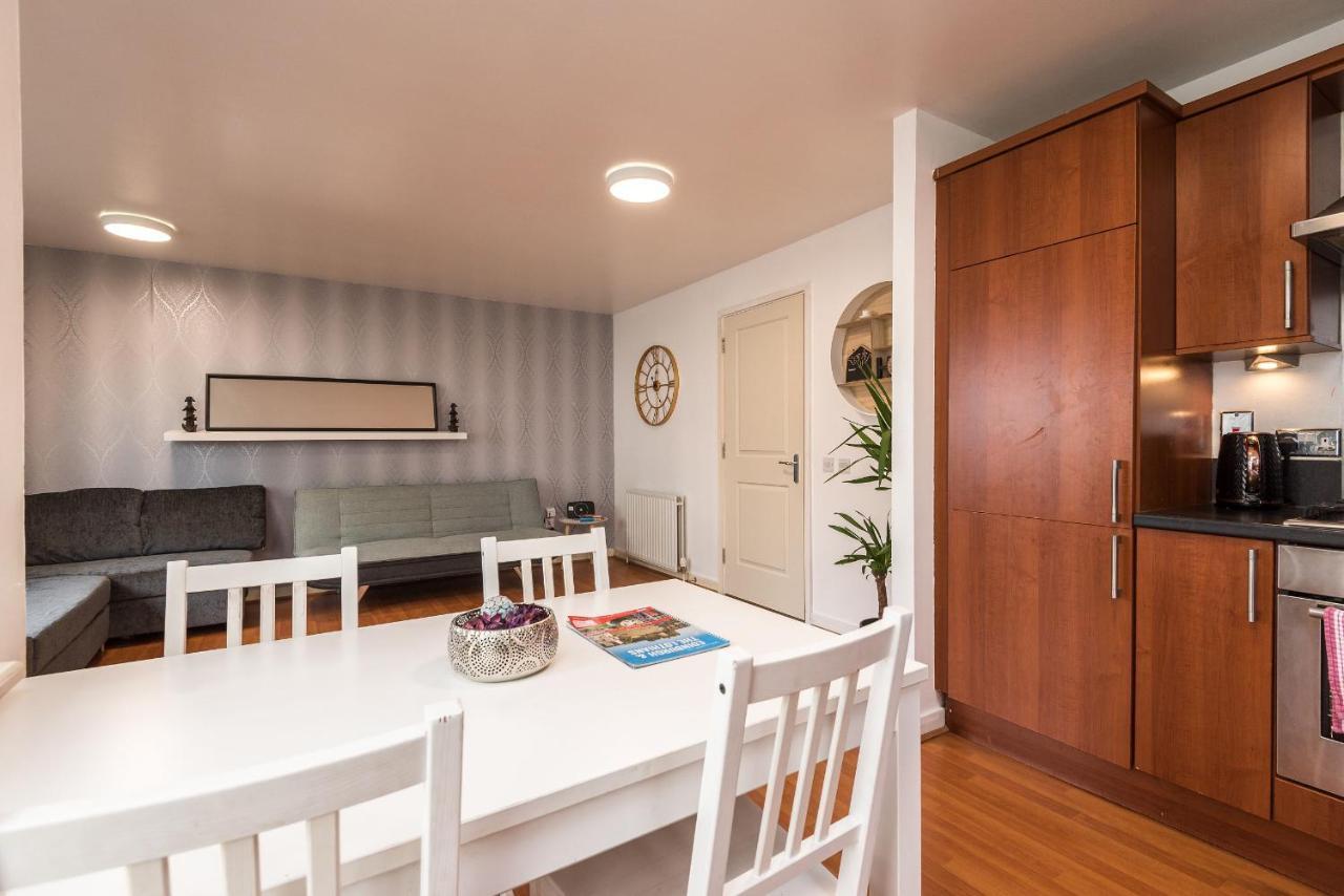 Modern Spacious 3 Bedroom City Centre Apartment - Free Parking - Private Balcony Edynburg Zewnętrze zdjęcie