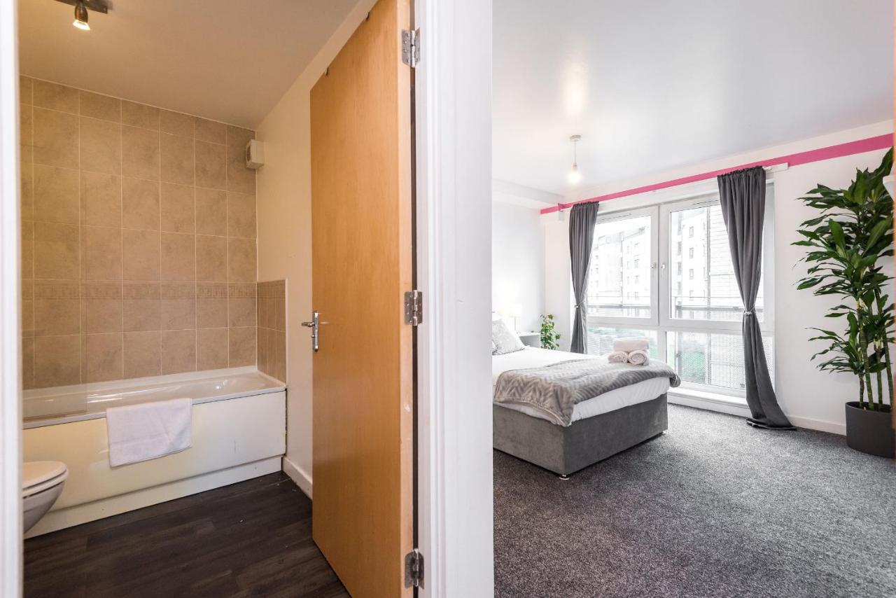 Modern Spacious 3 Bedroom City Centre Apartment - Free Parking - Private Balcony Edynburg Zewnętrze zdjęcie
