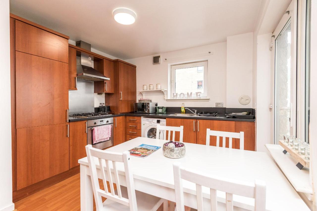 Modern Spacious 3 Bedroom City Centre Apartment - Free Parking - Private Balcony Edynburg Zewnętrze zdjęcie
